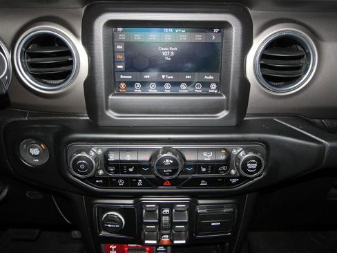 Used 2021 Jeep Gladiator Rubicon w/ LED Lighting Group AWD/4WD image 14