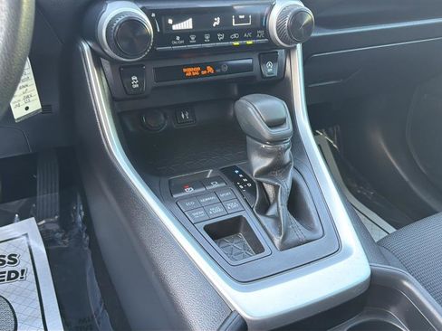 Used 2019 Toyota RAV4 LE w/ All Weather Liner Package AWD/4WD image 22