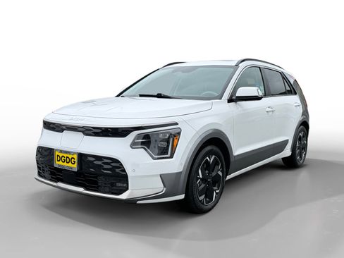 Used 2023 Kia Niro Wave FWD image 1
