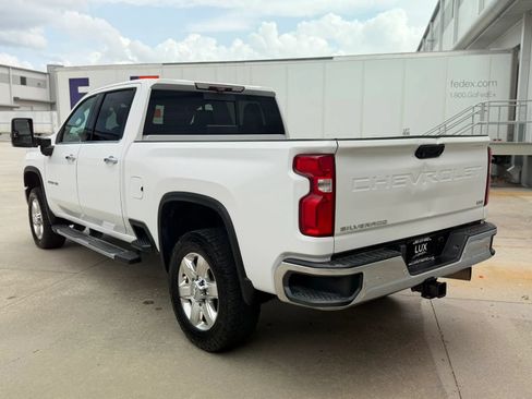 Used 2020 Chevrolet Silverado 2500 LTZ w/ LTZ Premium Package AWD/4WD image 12