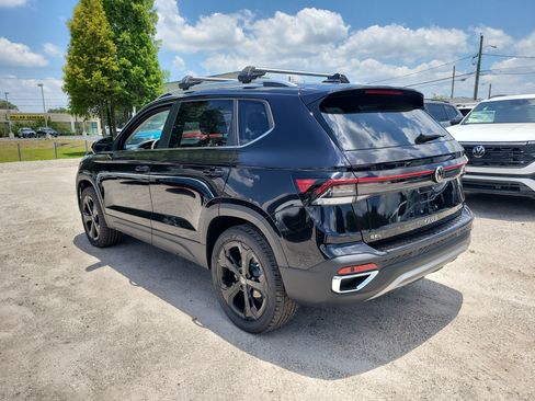 New 2025 Volkswagen Taos SEL image 8