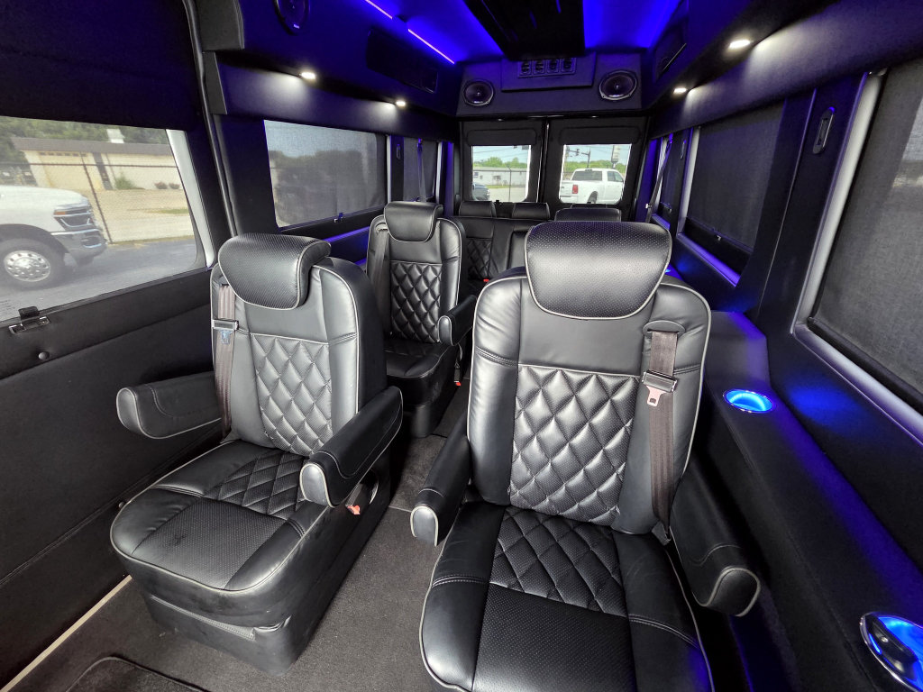 Used 2023 RAM ProMaster 3500 w/ Premium Appearance Group FWD image 3