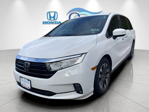 Used 2024 Honda Odyssey EX-L image 3