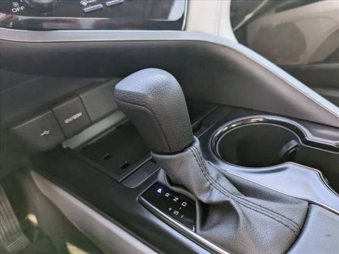 Used 2020 Toyota Camry LE FWD image 12