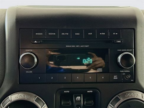 Used 2018 Jeep Wrangler Unlimited Sport S image 13