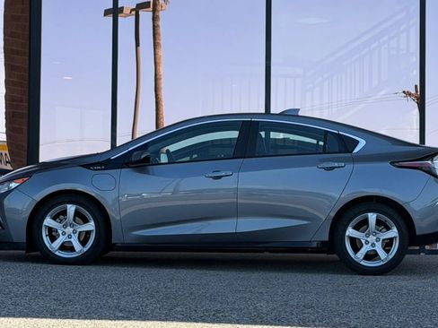Used 2019 Chevrolet Volt LT w/ Power Convenience Package FWD image 4