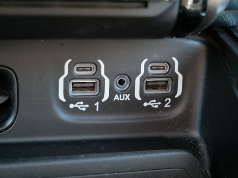 Used 2020 RAM 1500 Laramie image 32