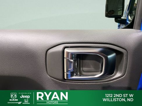 New 2025 Jeep Gladiator Rubicon w/ Convenience Group AWD/4WD image 46
