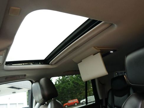 Used 2017 Cadillac Escalade Premium Luxury image 13