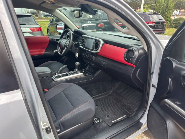 Used 2021 Toyota Tacoma SR5 AWD/4WD image 10
