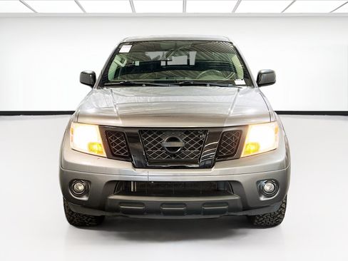 Used 2021 Nissan Frontier SV w/ Midnight Edition Floor Mats RWD image 2