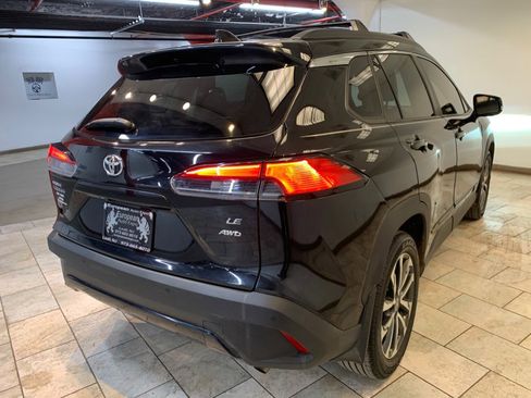 Used 2022 Toyota Corolla Cross XLE w/ Convenience Package image 7