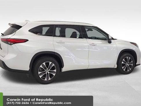 Used 2022 Toyota Highlander XLE image 9