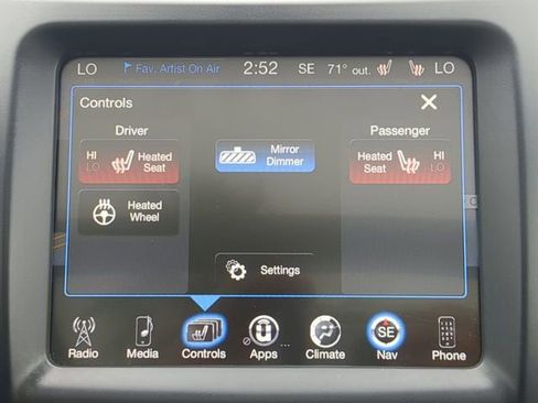 Used 2017 Jeep Cherokee Limited image 27