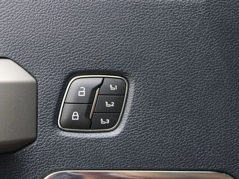 Certified 2022 Ford F250 Lariat w/ Tremor Off-Road Package image 21