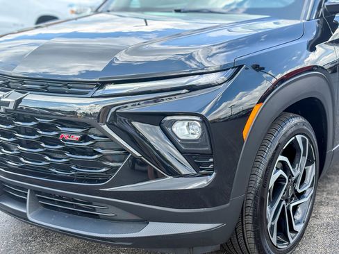 Used 2025 Chevrolet TrailBlazer RS w/ Convenience Package FWD image 9