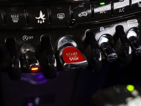 Used 2019 MINI Cooper S image 18