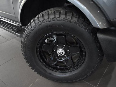 Used 2023 Ford Bronco Outer Banks AWD/4WD image 2