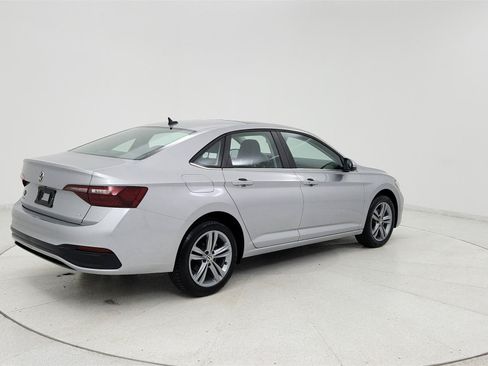 Used 2024 Volkswagen Jetta SE FWD image 5