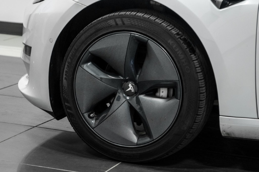 Used 2019 Tesla Model 3 Long Range RWD image 44