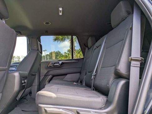 Used 2025 Chevrolet Tahoe LS RWD image 18