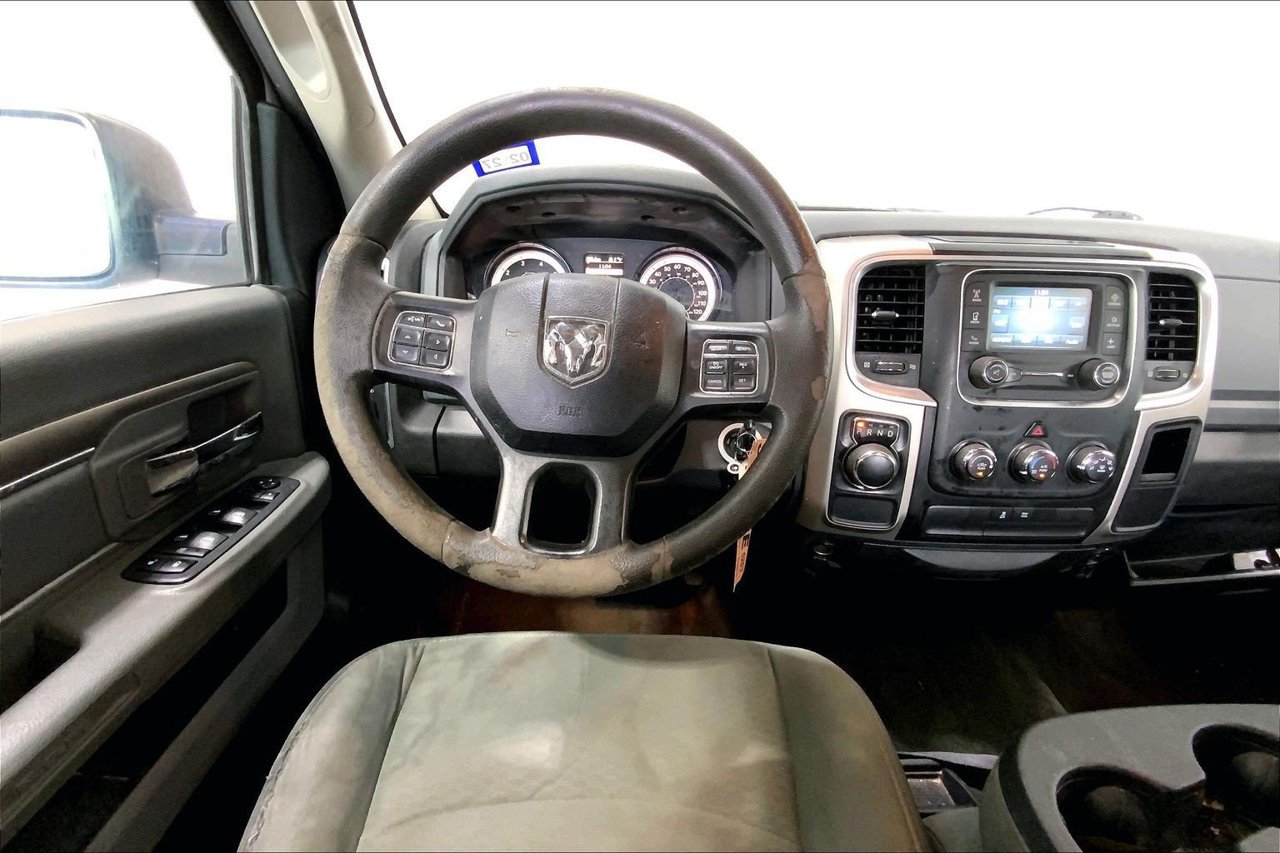 Used 2017 RAM 1500 Classic SLT RWD image 9