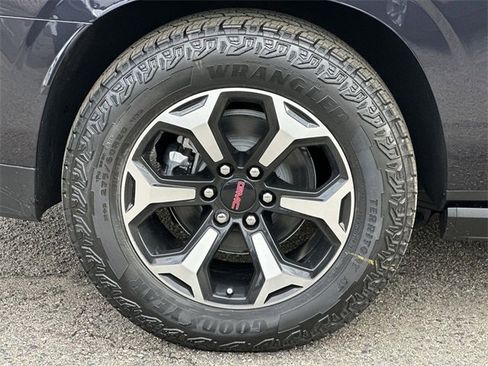 New 2026 GMC Yukon XL AT4 w/ AT4 Premium Plus Package image 32