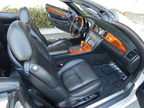Used 2006 Lexus SC 430 Convertible RWD image 24