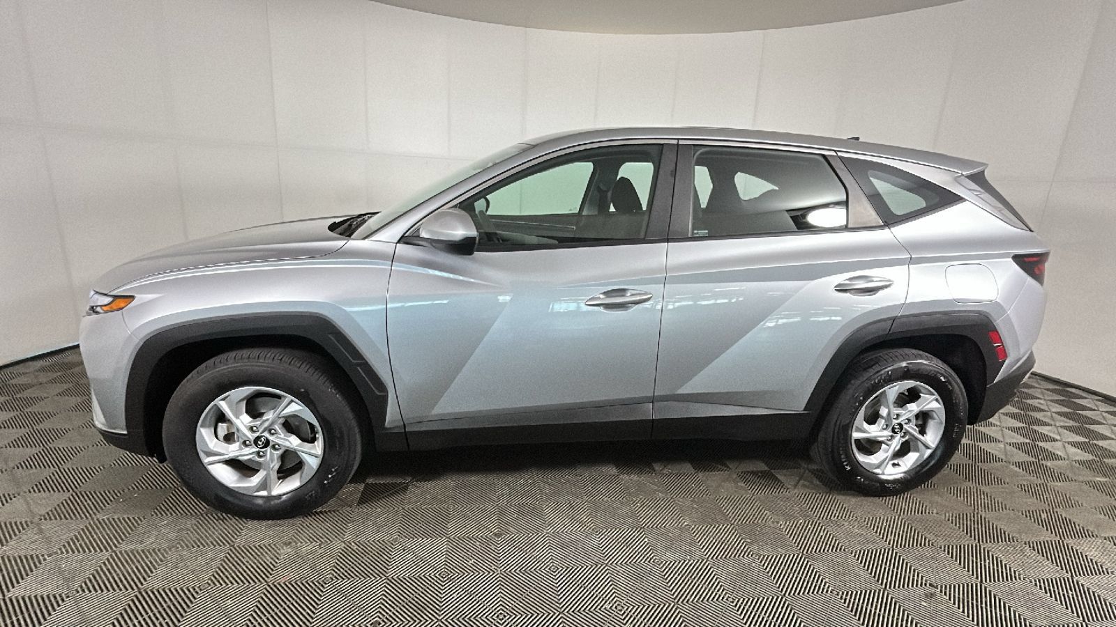 Certified 2024 Hyundai Tucson SE AWD/4WD image 7