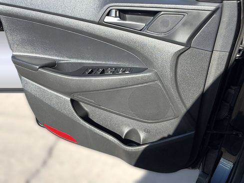Used 2016 Hyundai Tucson Limited AWD/4WD image 13