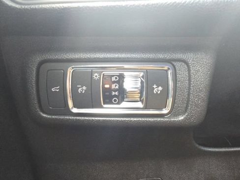 Used 2022 Lincoln Corsair AWD w/ Premium Package image 25