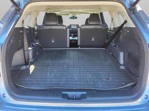 Used 2022 Toyota Highlander XLE image 12