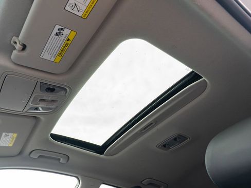 Used 2022 Kia Niro EX Premium w/ Cold Weather Package image 20