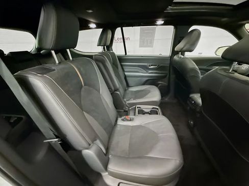 Used 2024 Toyota Grand Highlander AWD Hybrid image 29