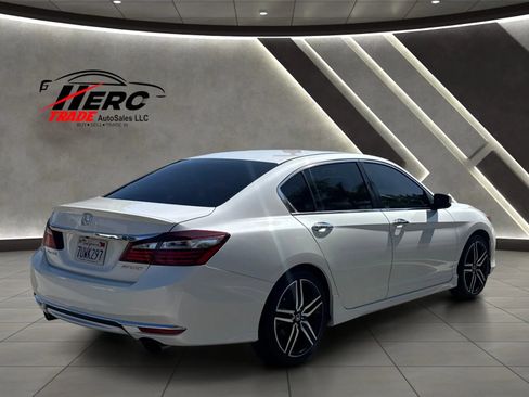 Used 2017 Honda Accord Sport image 6