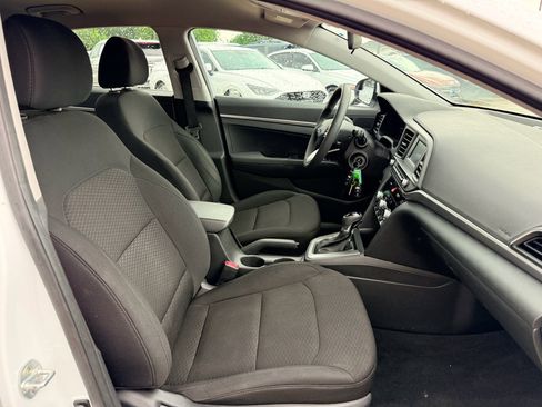 Used 2020 Hyundai Elantra SE w/ Cargo Package (C1) FWD image 7