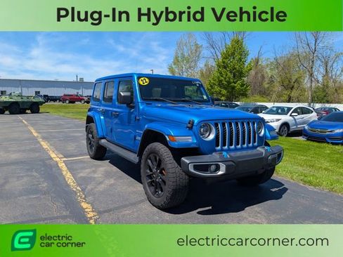 Used 2022 Jeep Wrangler Unlimited Sahara AWD/4WD image 1