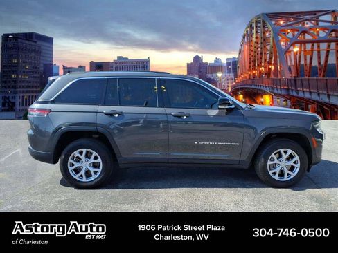 Used 2022 Jeep Grand Cherokee Limited AWD/4WD image 2