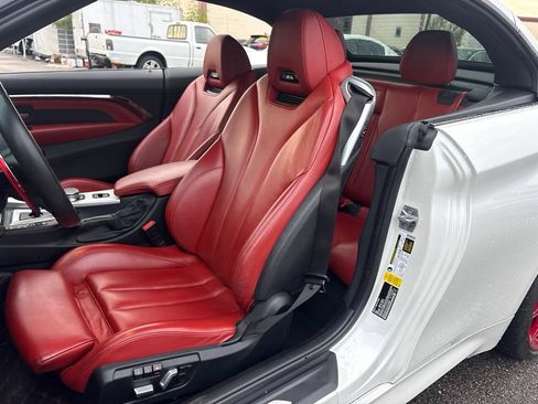 Used 2018 BMW M4 Convertible RWD image 9
