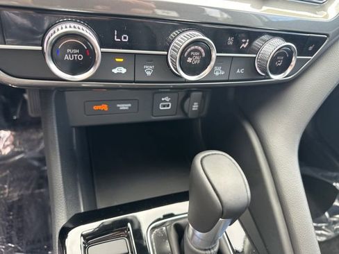 New 2025 Acura Integra FWD image 28
