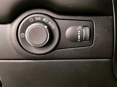 Used 2024 Dodge Durango GT image 34