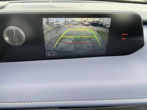 Used 2022 Lexus UX 200 w/ Accessory Package (Z1) FWD image 13