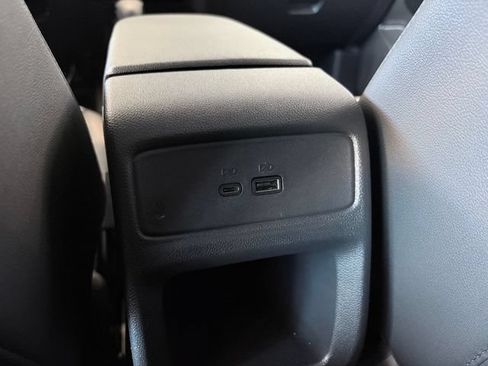 Used 2025 Chevrolet Trax LT FWD image 8