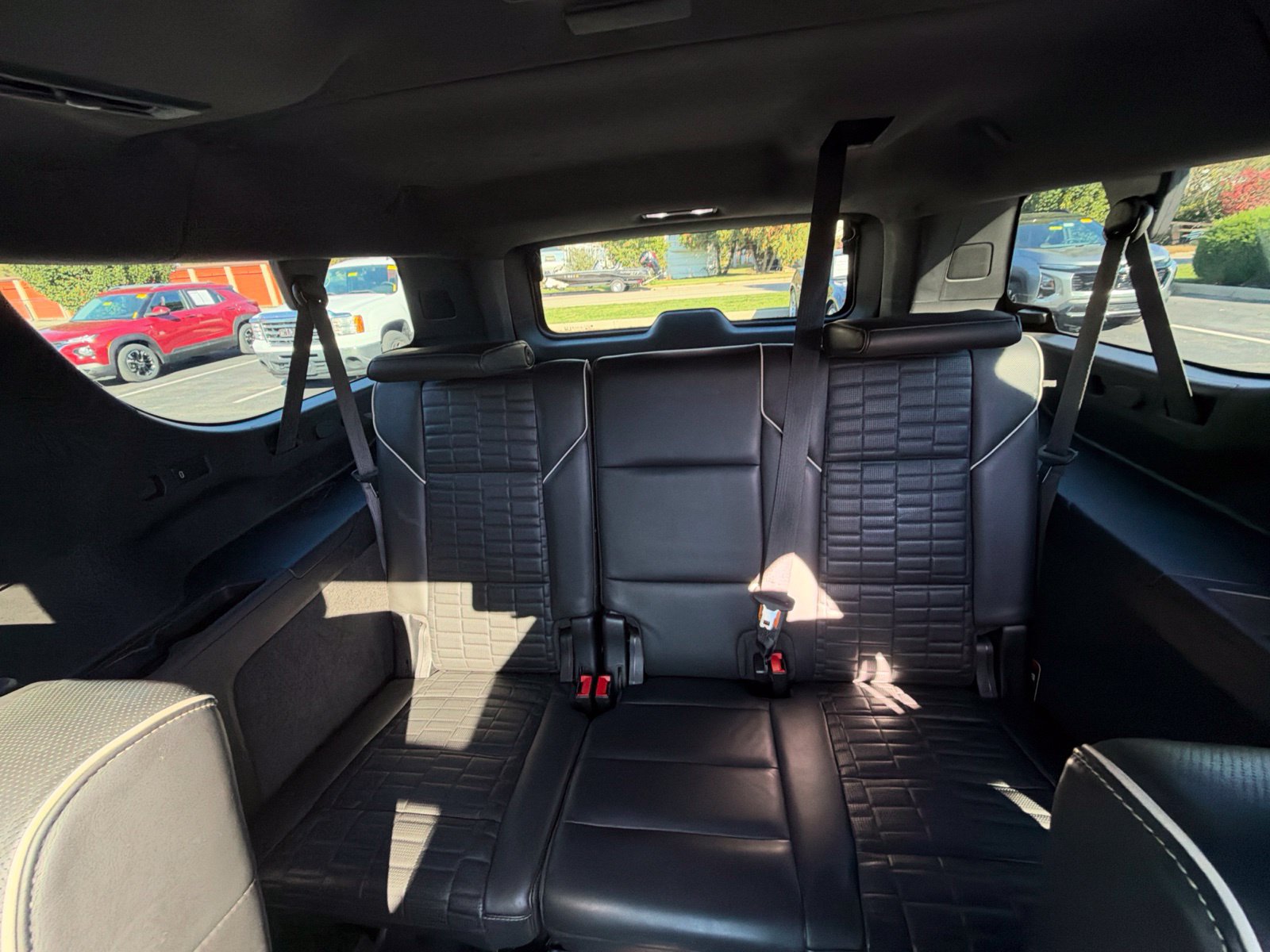 Used 2022 Cadillac Escalade ESV Sport Platinum w/ Heavy-Duty Trailer Package AWD/4WD image 32
