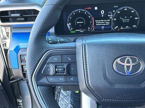 Used 2025 Toyota Tacoma TRD Off-Road image 17