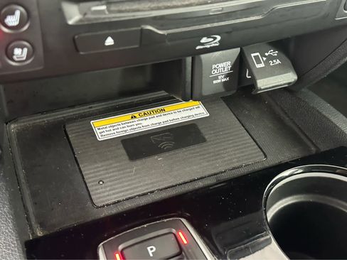 Used 2021 Honda Pilot Elite image 25