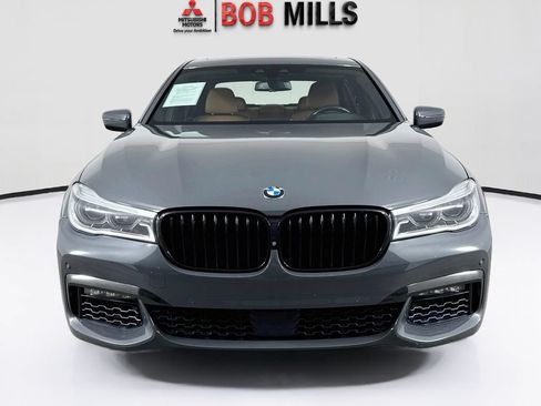 Used 2018 BMW 750i xDrive AWD/4WD image 2