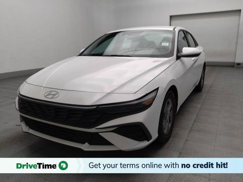 Used 2025 Hyundai Elantra SE w/ Cargo Package FWD image 1