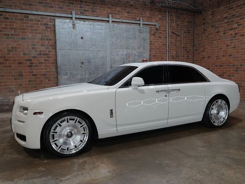 Used 2015 Rolls-Royce Ghost image 8