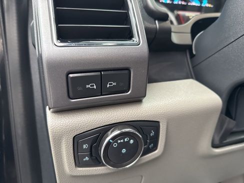 Used 2022 Ford F250 XLT w/ XLT Premium Package image 15